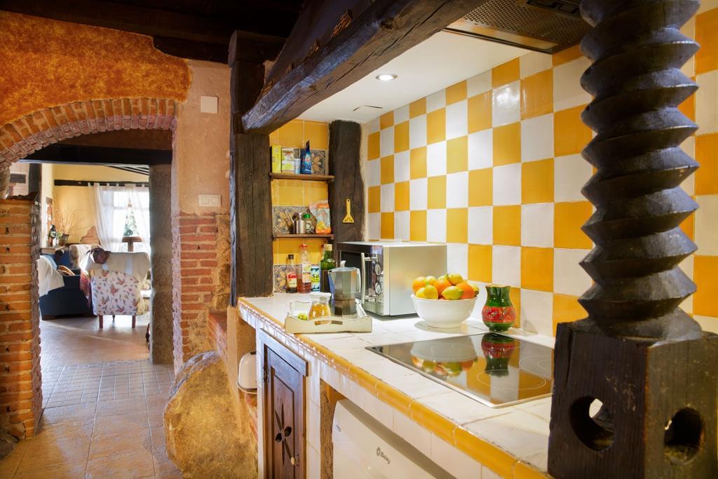 Casa Rural La Casa Del Bosque Navaconcejo Exteriör bild